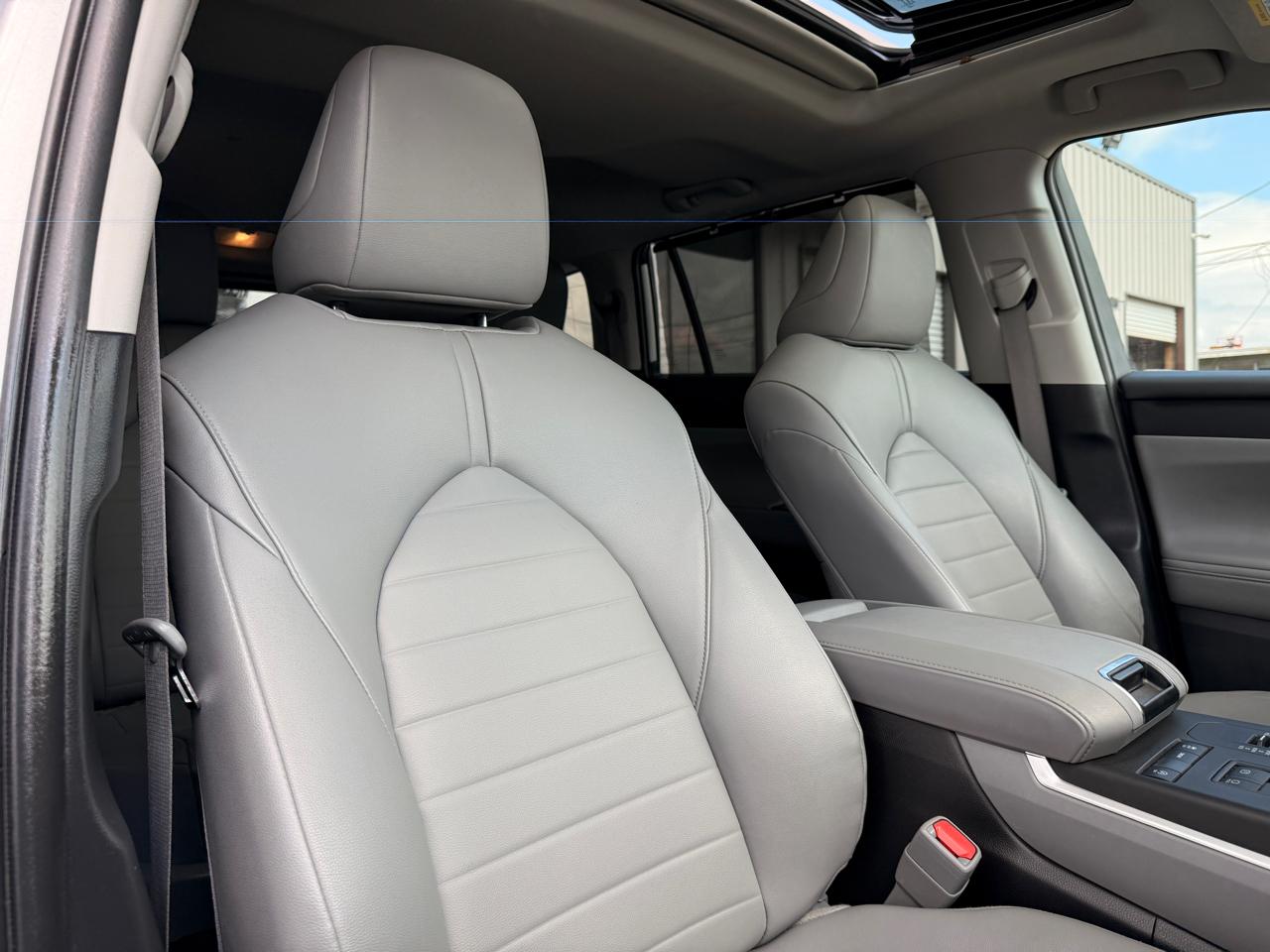 Toyota Highlander XLE FWD V6 2022