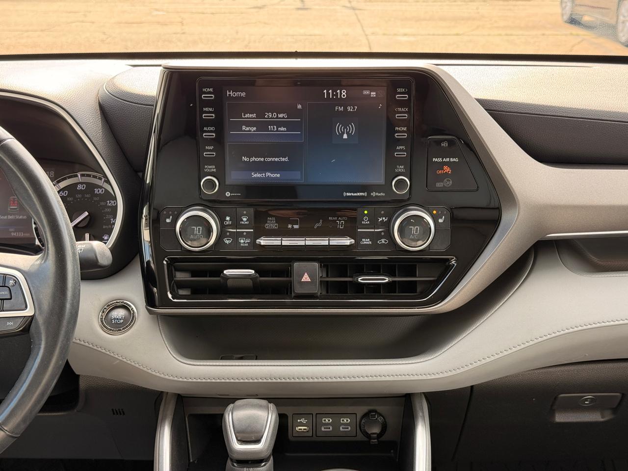 Toyota Highlander XLE FWD V6 2022