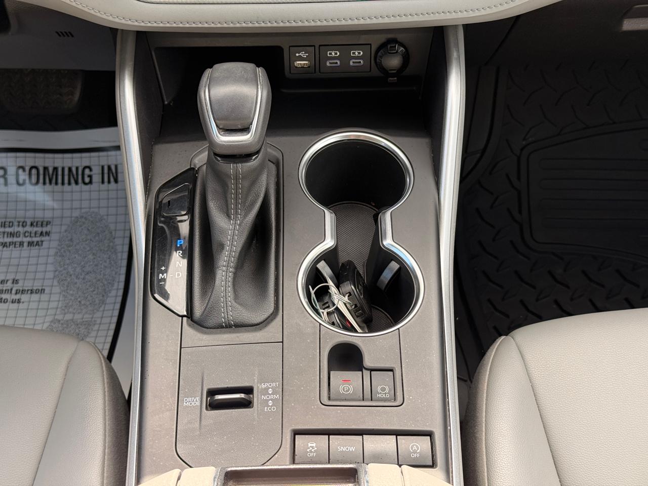 Toyota Highlander XLE FWD V6 2022