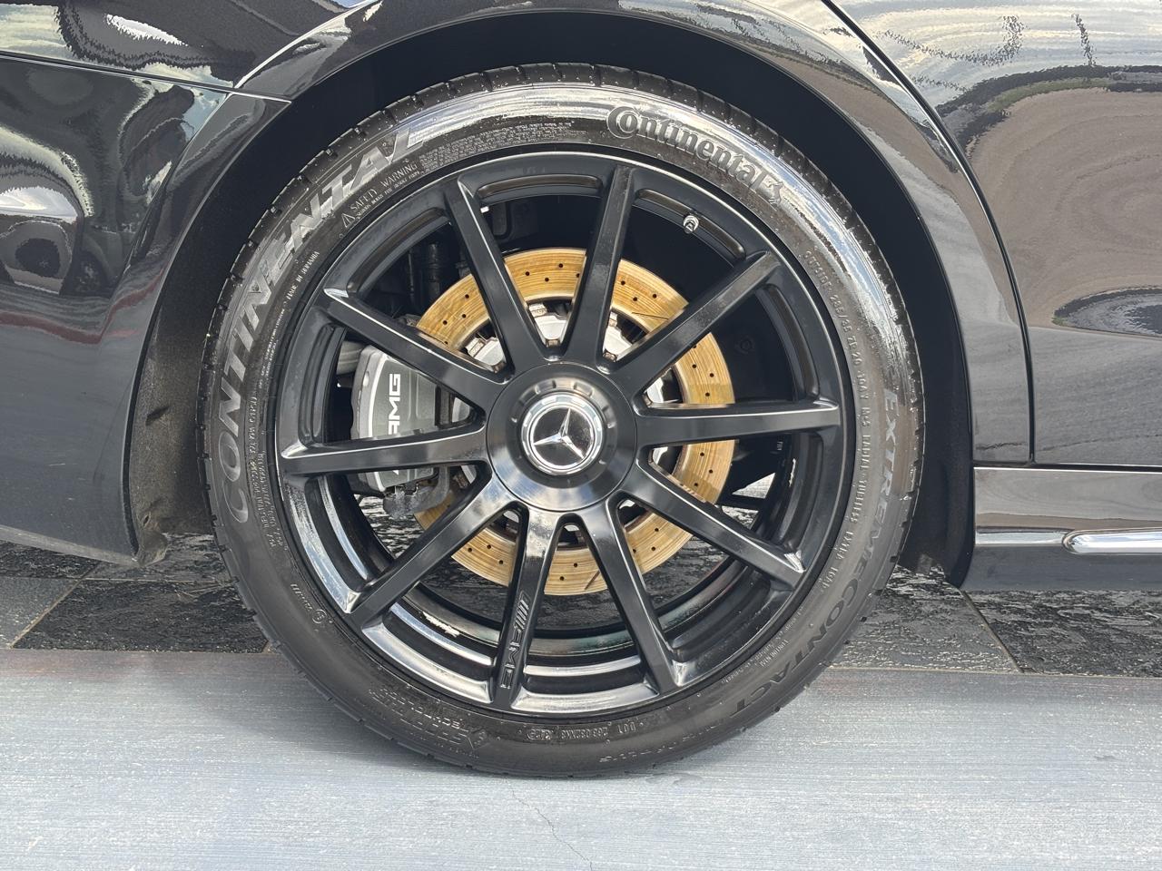 Mercedes-Benz S-Class photo 17