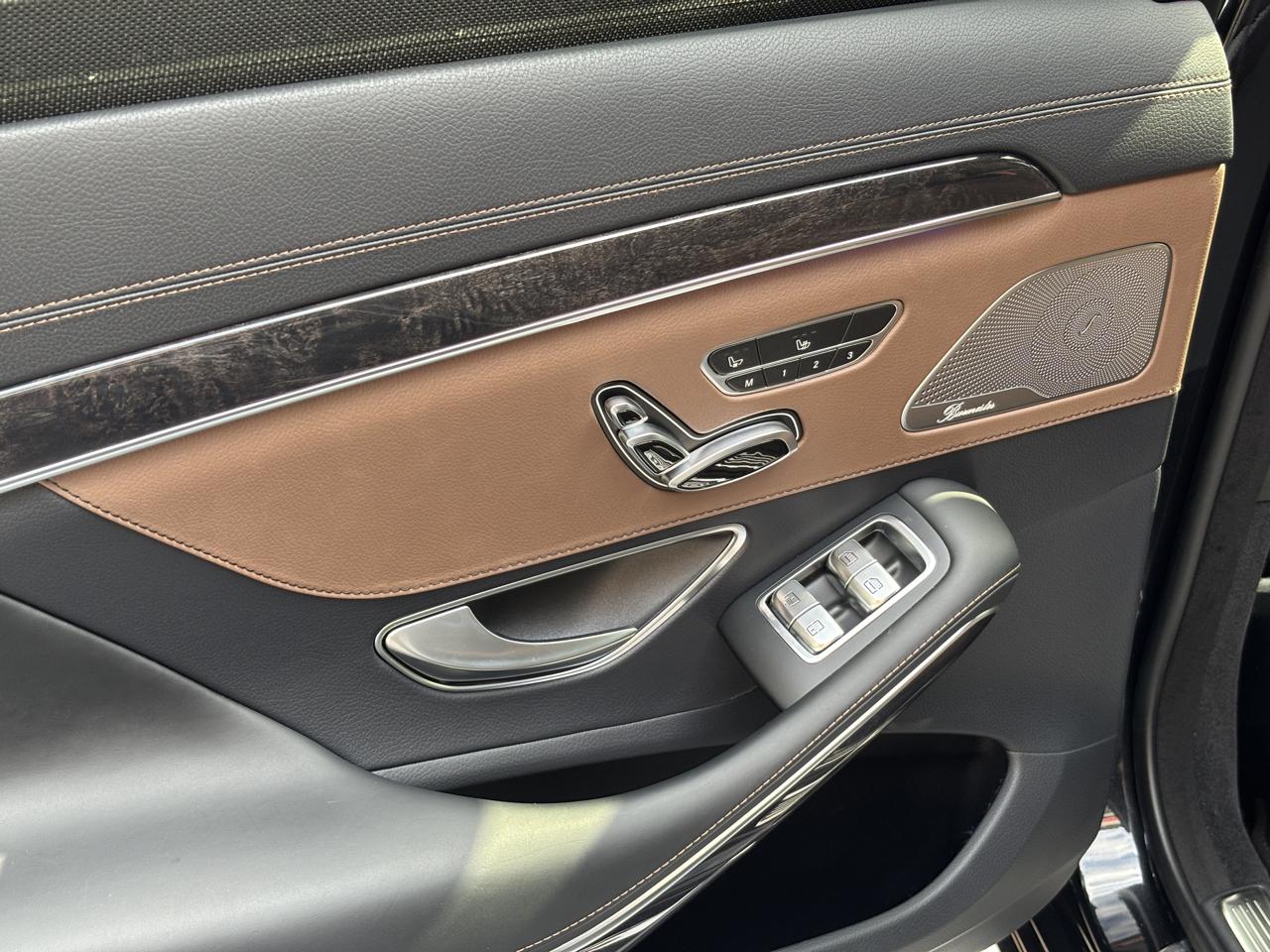 Mercedes-Benz S-Class photo 30