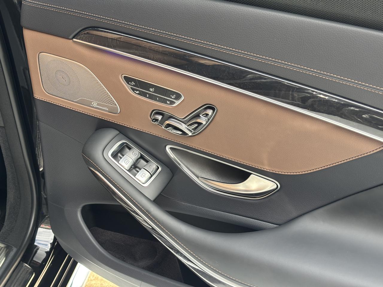 Mercedes-Benz S-Class photo 37