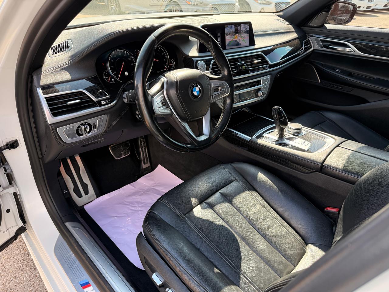 BMW 7-Series 740i 2019