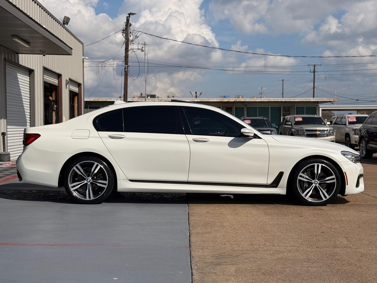 BMW 7-Series 740i 2019