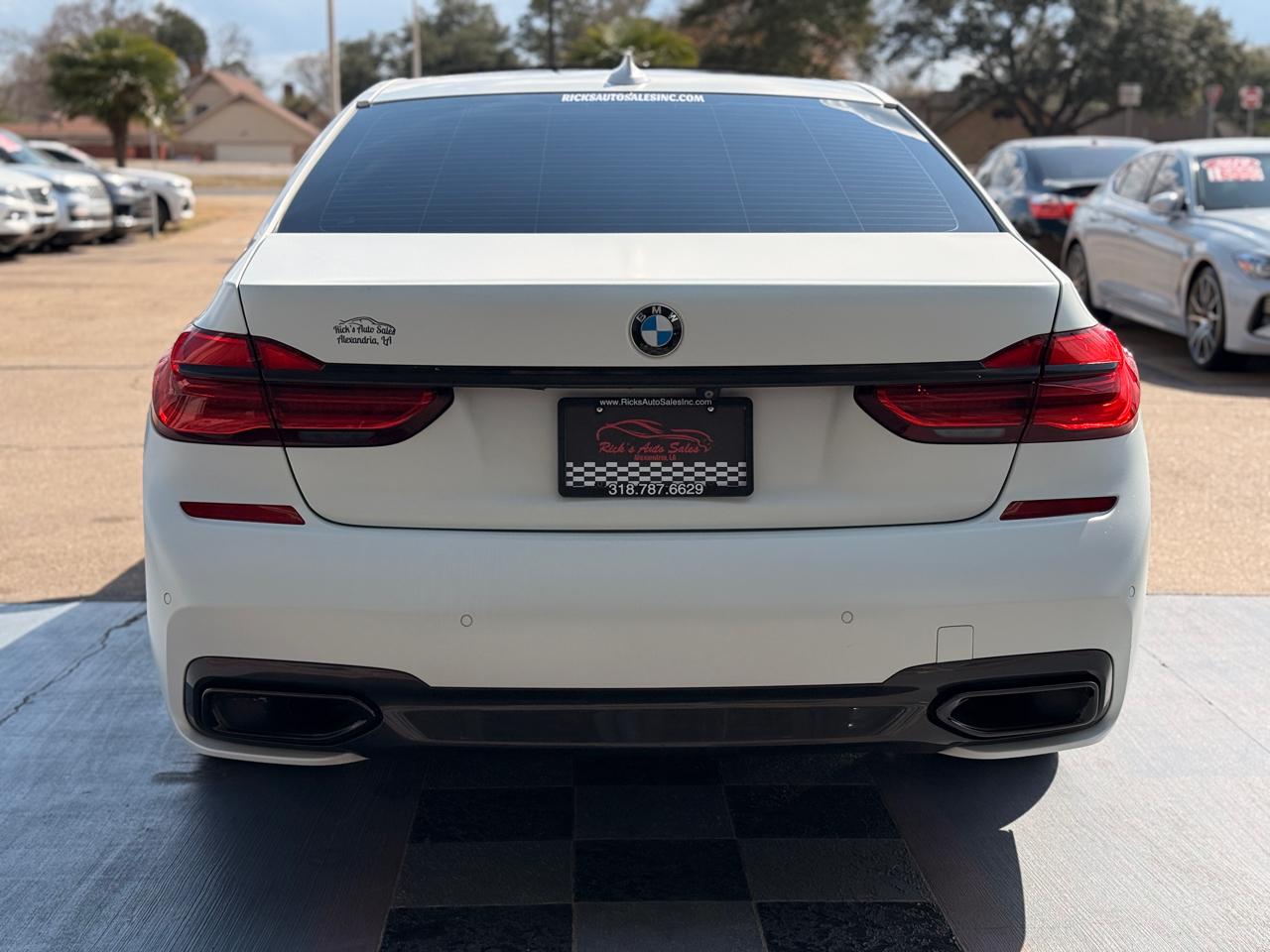 BMW 7-Series 740i 2019