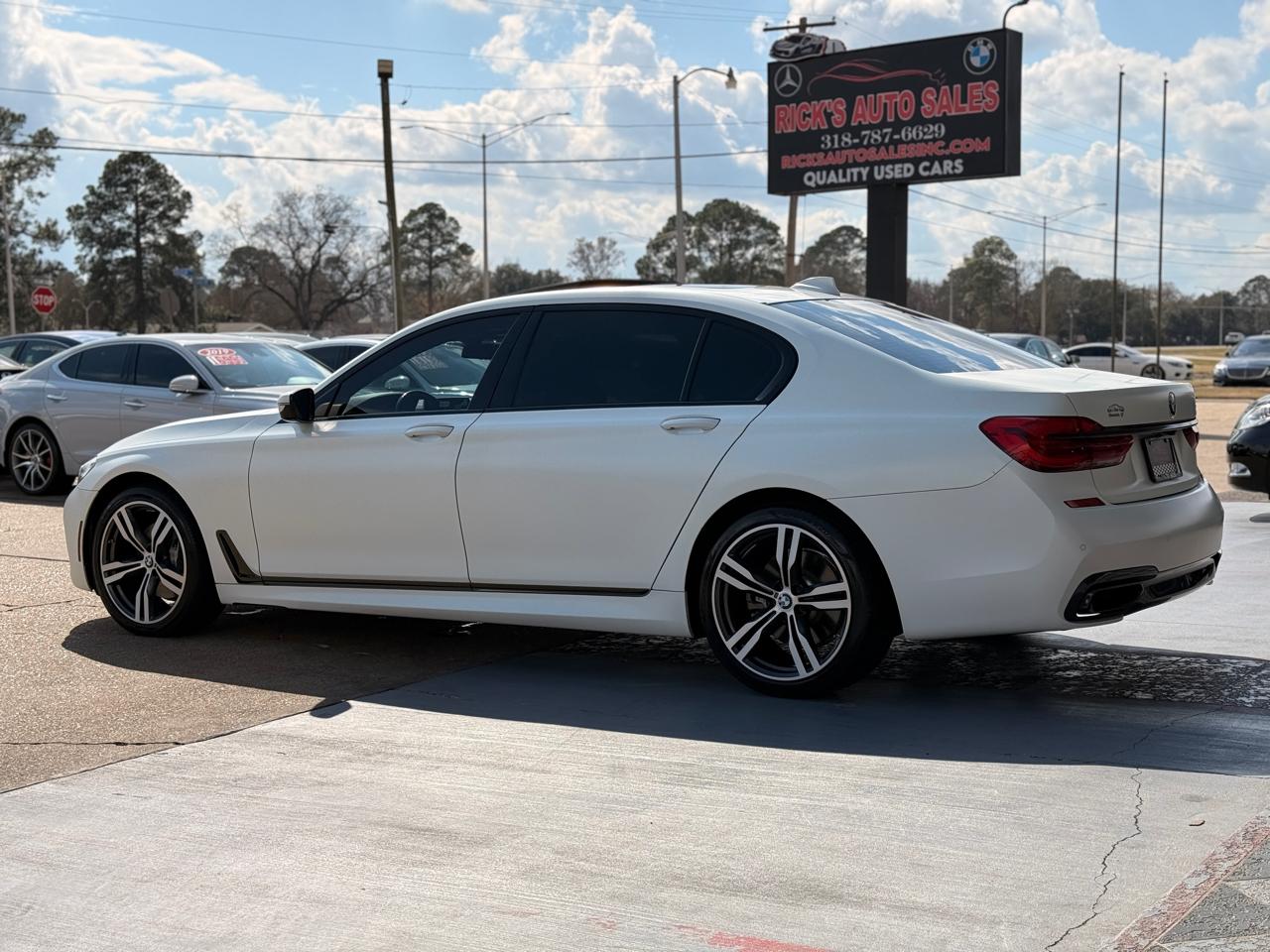 BMW 7-Series 740i 2019