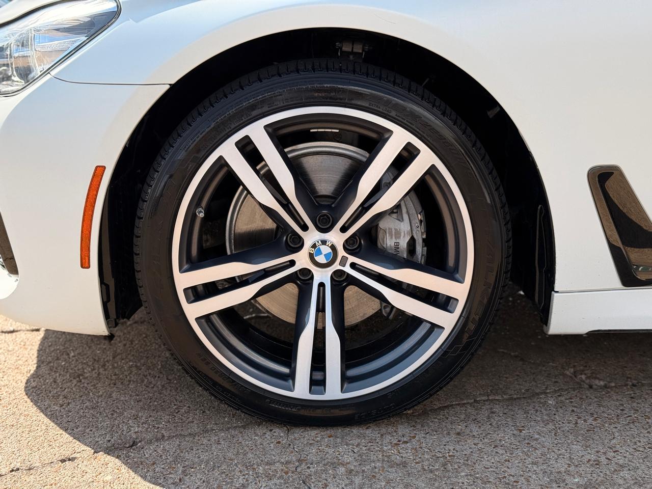 BMW 7-Series 740i 2019