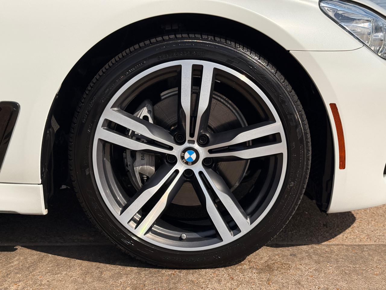 BMW 7-Series 740i 2019