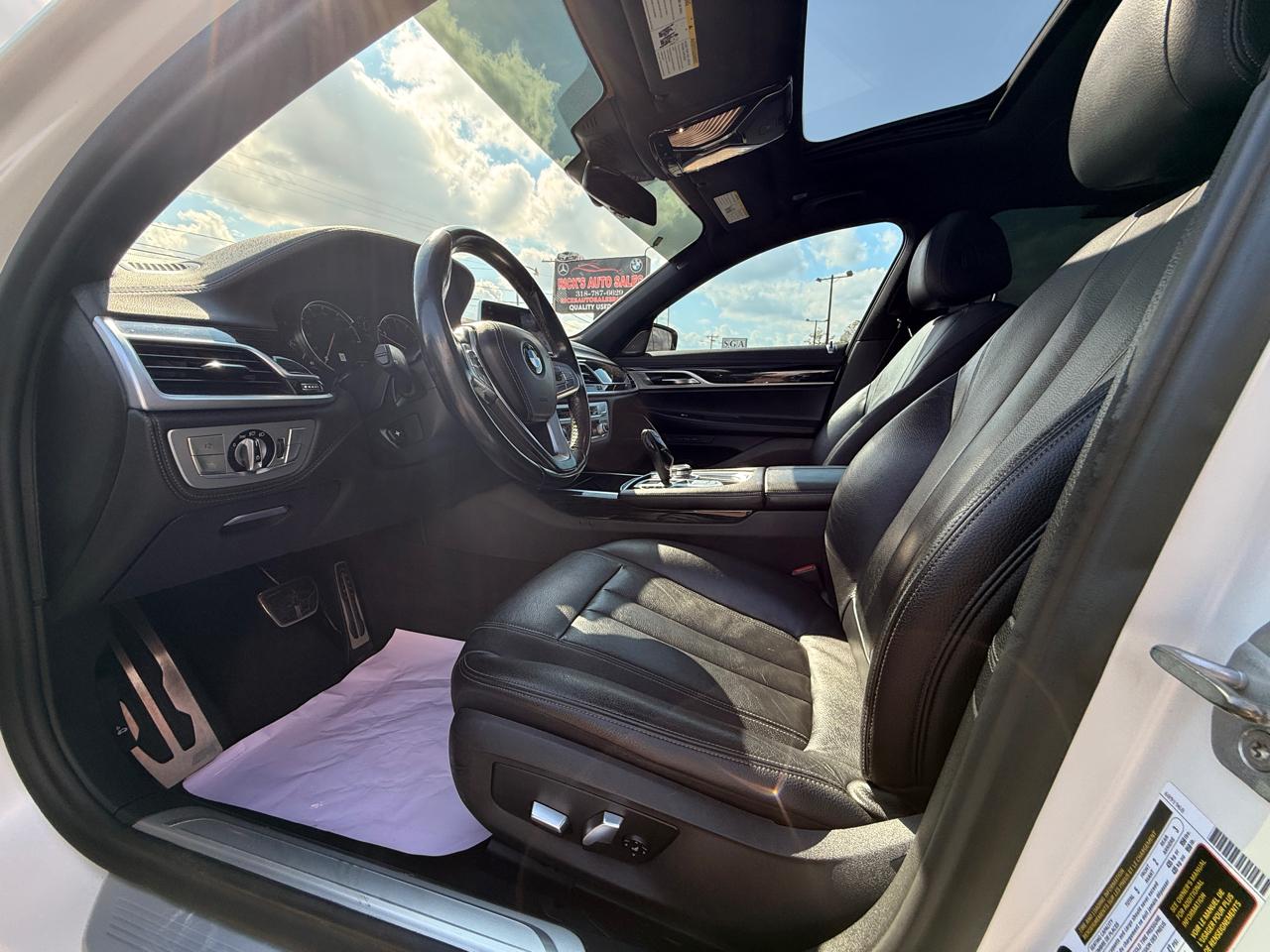 BMW 7-Series 740i 2019