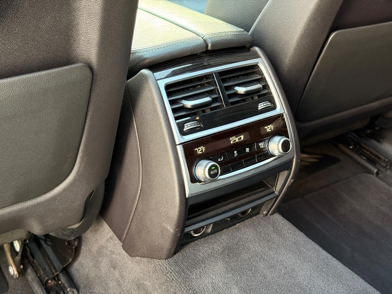 BMW 7-Series 740i 2019