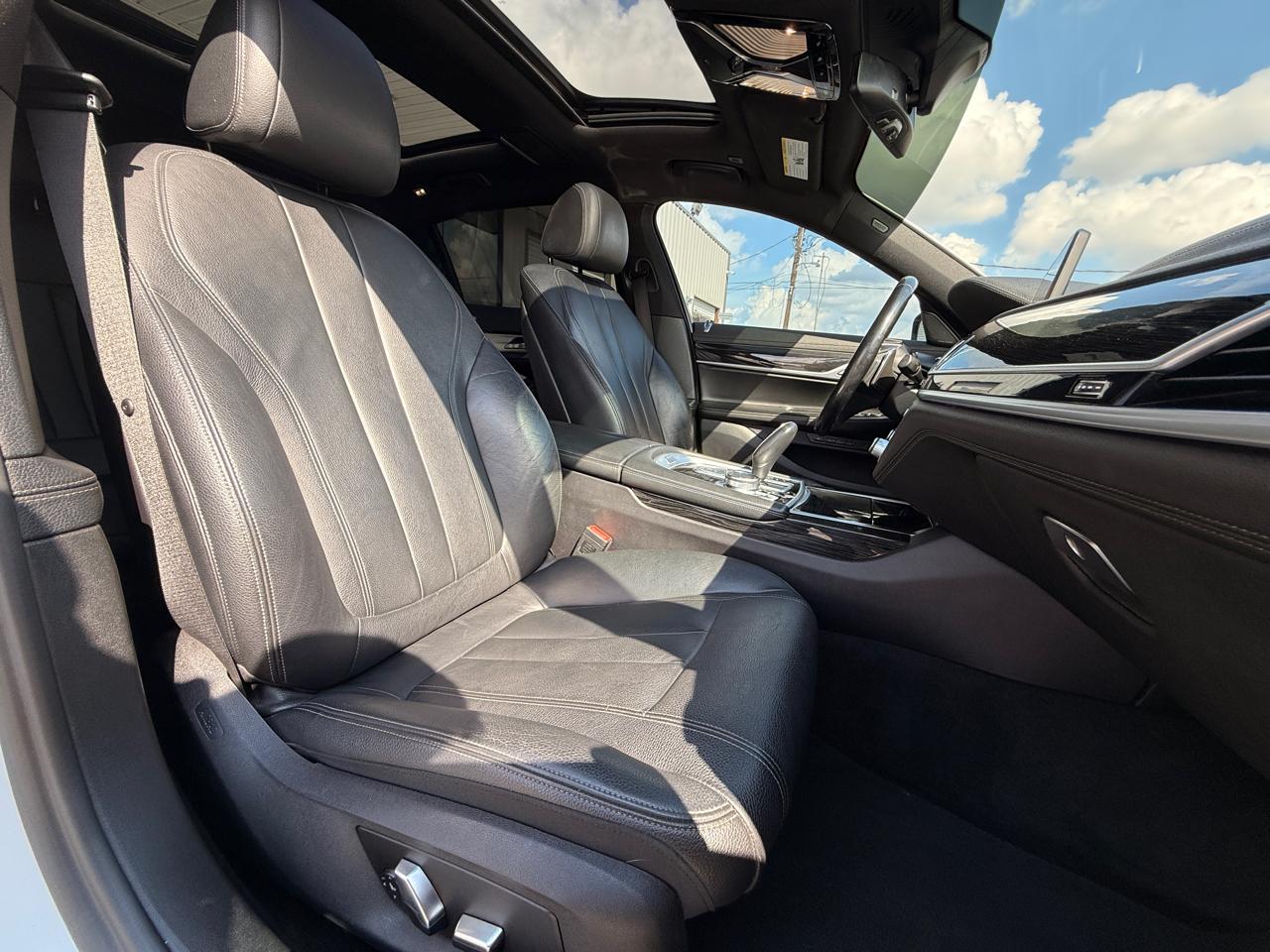 BMW 7-Series 740i 2019