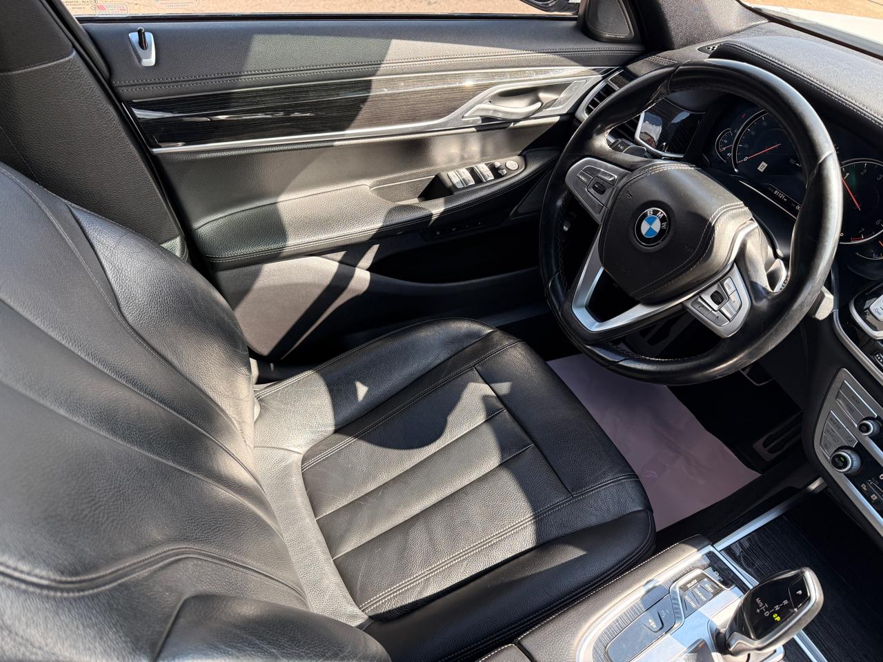 BMW 7-Series 740i 2019