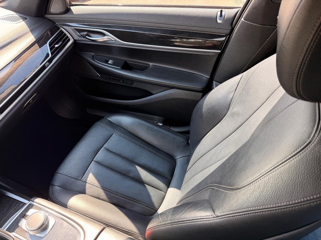 BMW 7-Series 740i 2019