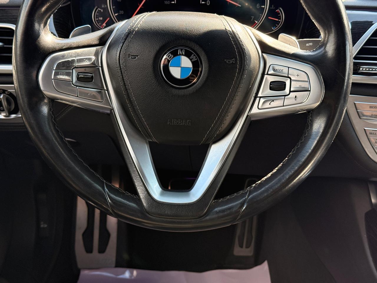 BMW 7-Series 740i 2019