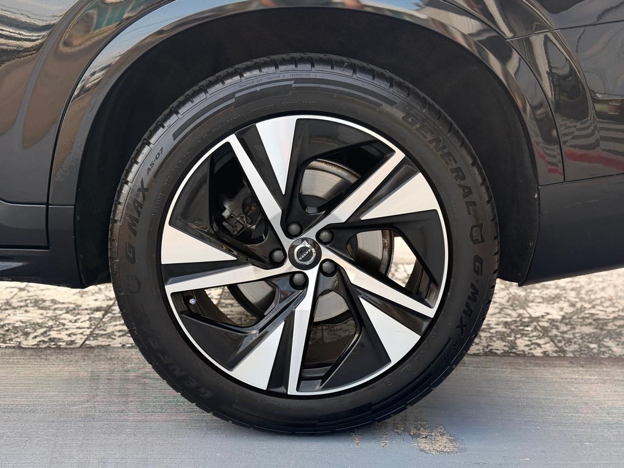 Volvo XC90 T6 Momentum AWD 2018