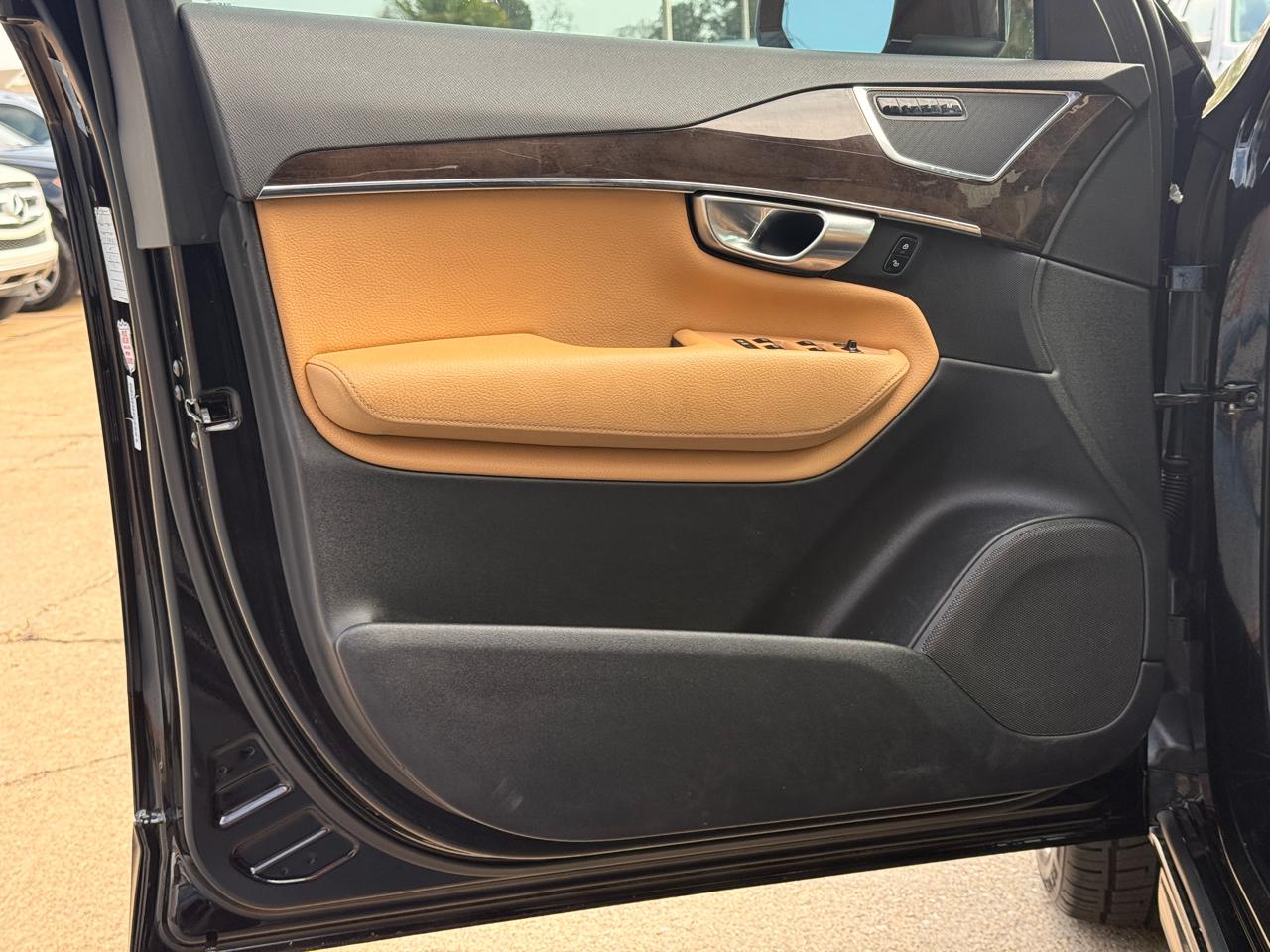 Volvo XC90 T6 Momentum AWD 2018