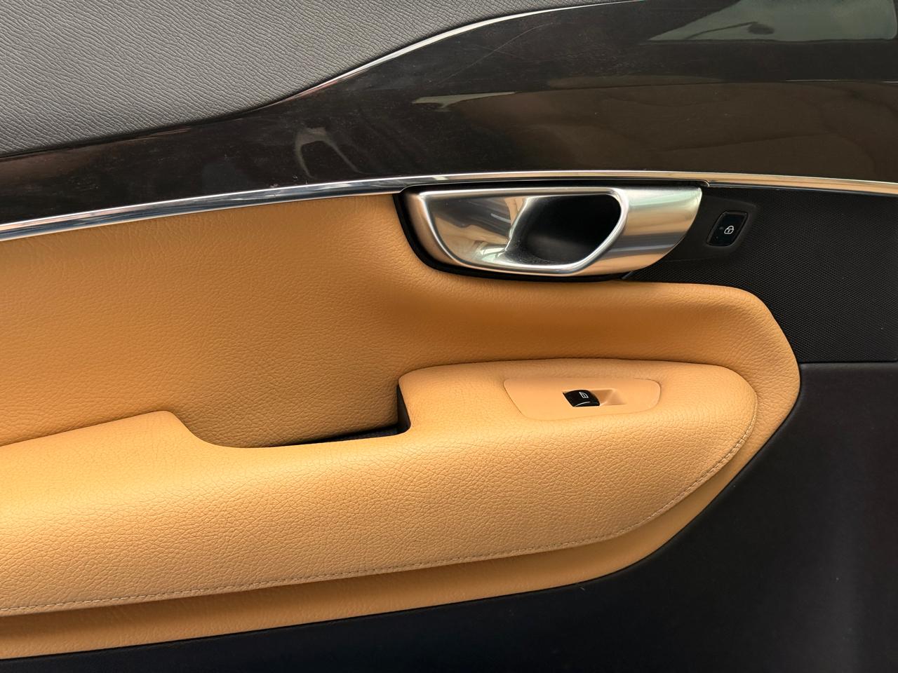 Volvo XC90 T6 Momentum AWD 2018