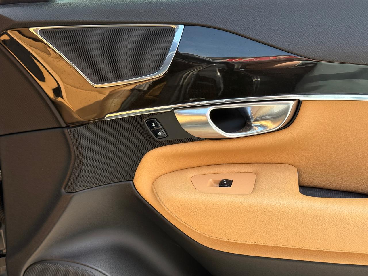 Volvo XC90 T6 Momentum AWD 2018