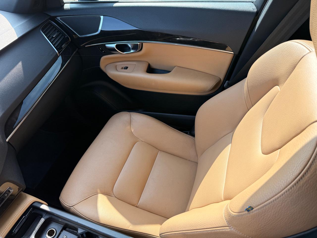 Volvo XC90 T6 Momentum AWD 2018