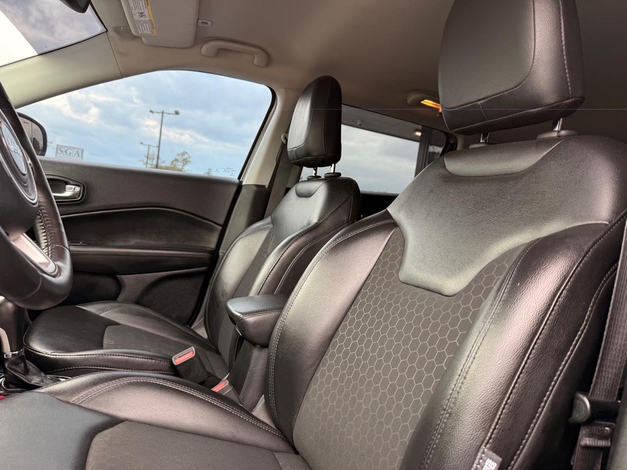 Jeep Compass Latitude FWD 2019