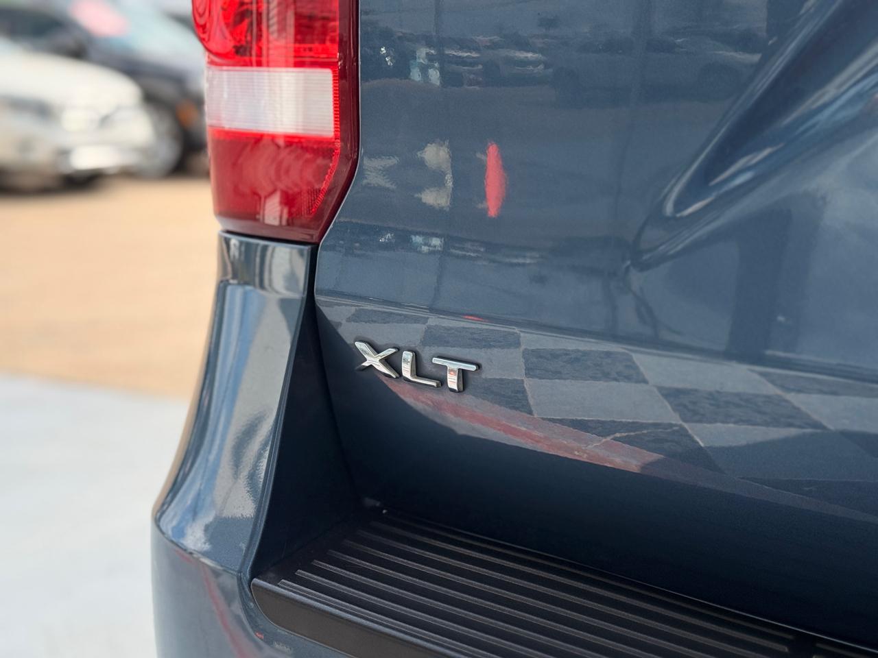 Ford Expedition XLT 2020