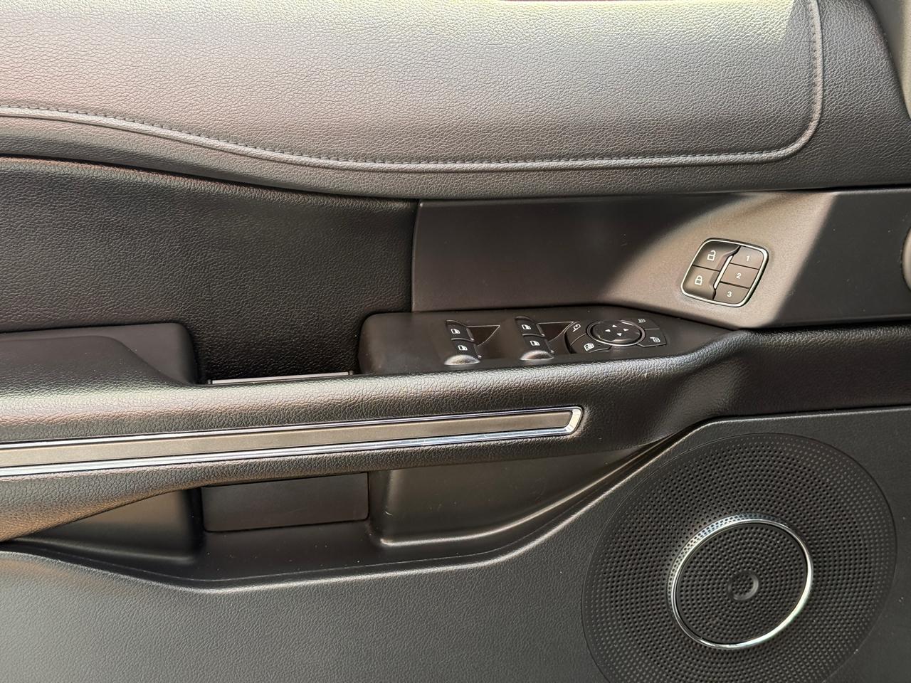 Ford Expedition XLT 2020