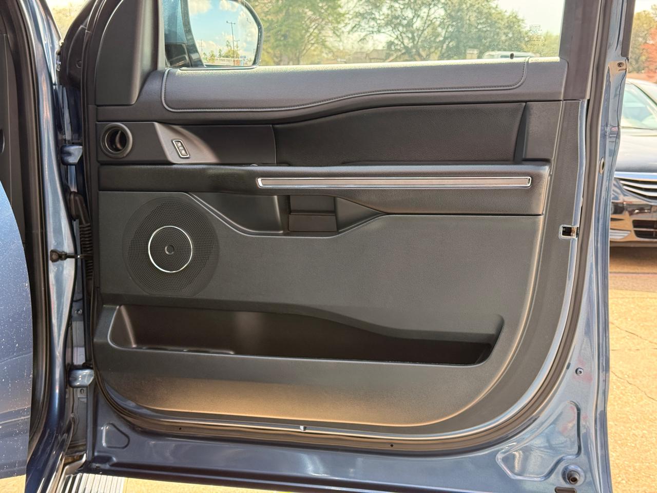 Ford Expedition XLT 2020