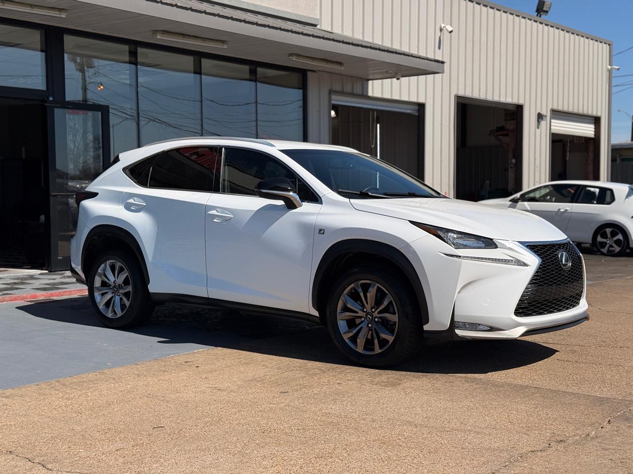 Lexus NX 200t FWD 2017