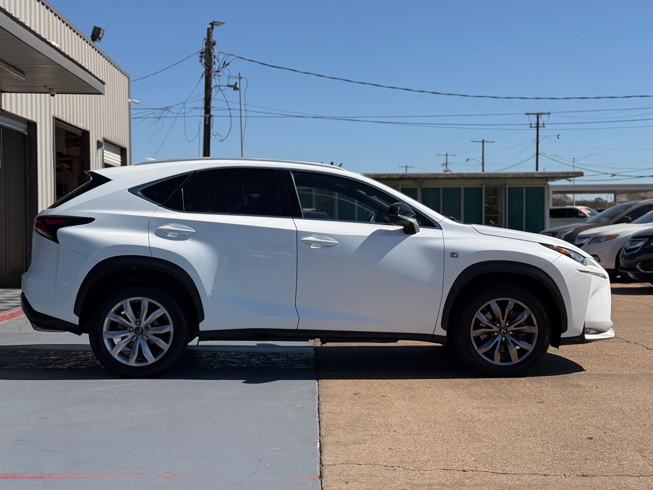 Lexus NX 200t FWD 2017