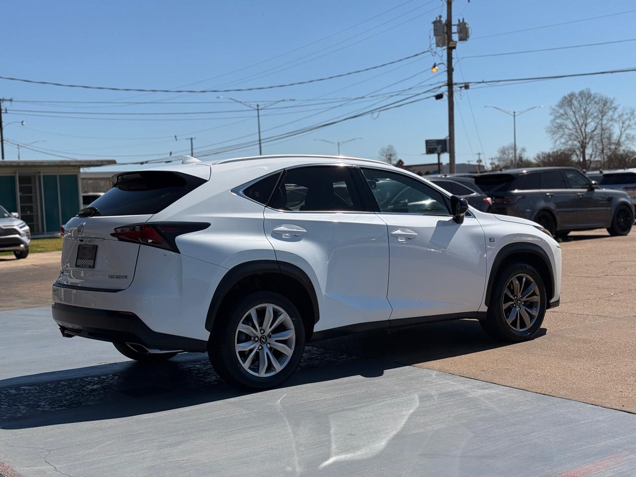 Lexus NX 200t FWD 2017