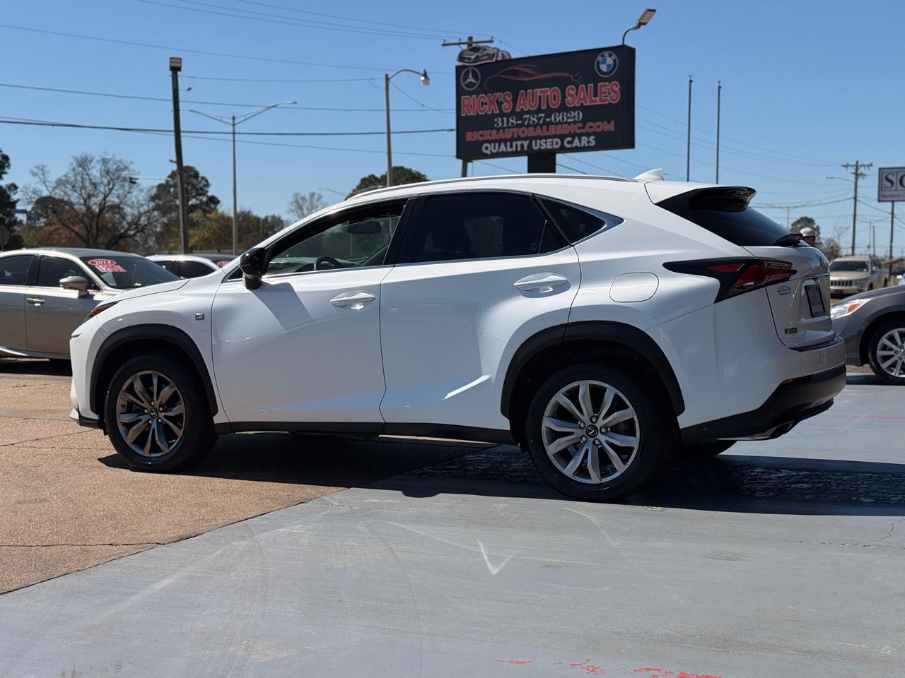 Lexus NX 200t FWD 2017