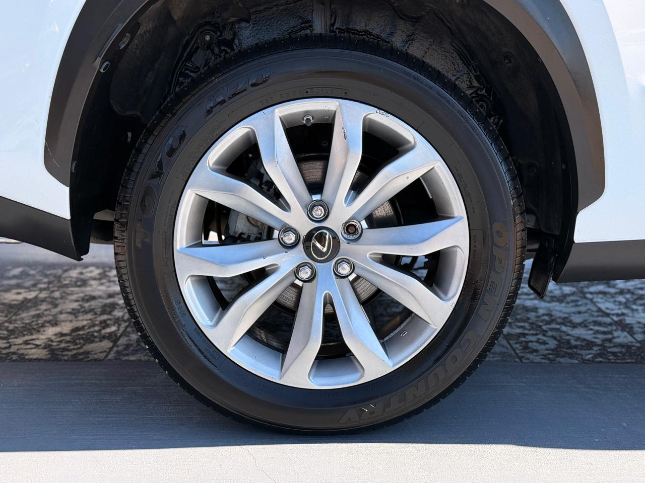 Lexus NX 200t FWD 2017