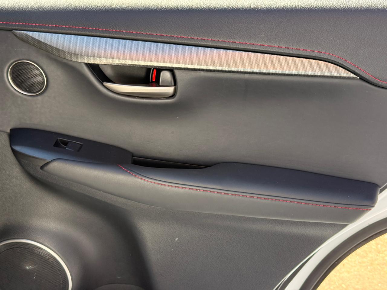 Lexus NX 200t FWD 2017