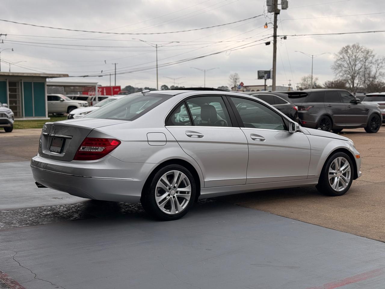 Mercedes-Benz C-Class C250 Luxury Sedan 2014