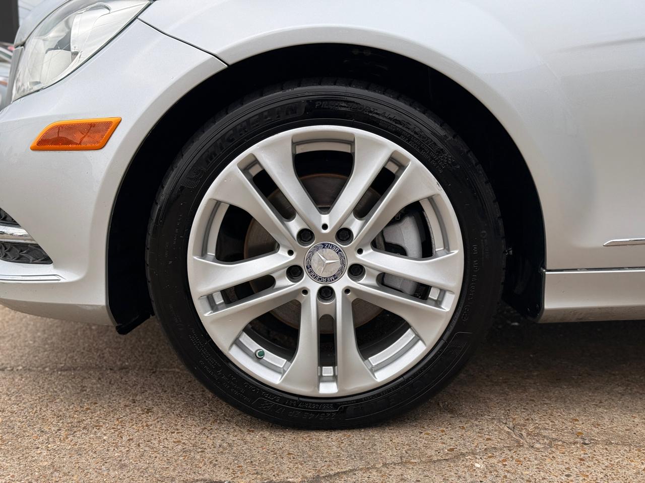 Mercedes-Benz C-Class C250 Luxury Sedan 2014