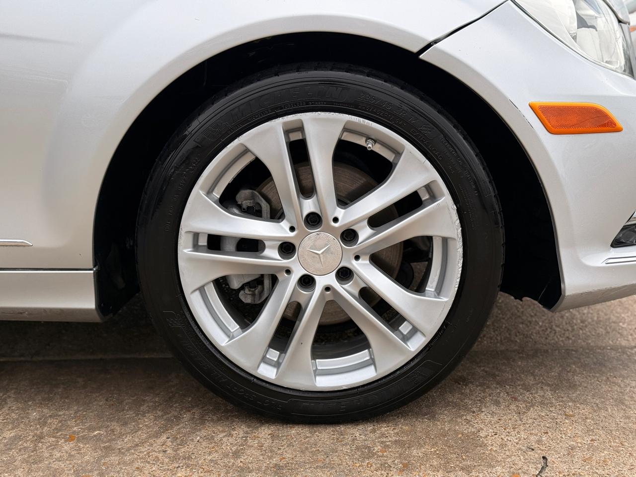 Mercedes-Benz C-Class C250 Luxury Sedan 2014