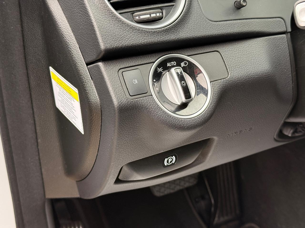 Mercedes-Benz C-Class C250 Luxury Sedan 2014