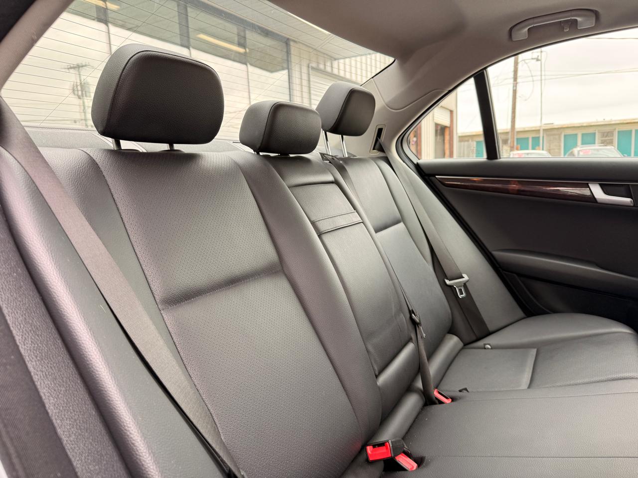 Mercedes-Benz C-Class C250 Luxury Sedan 2014