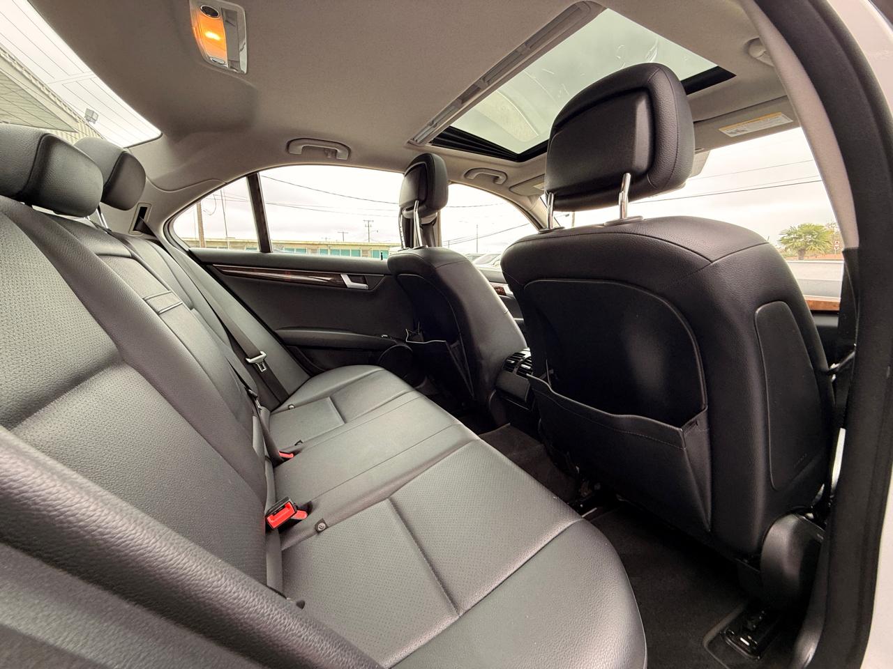 Mercedes-Benz C-Class C250 Luxury Sedan 2014