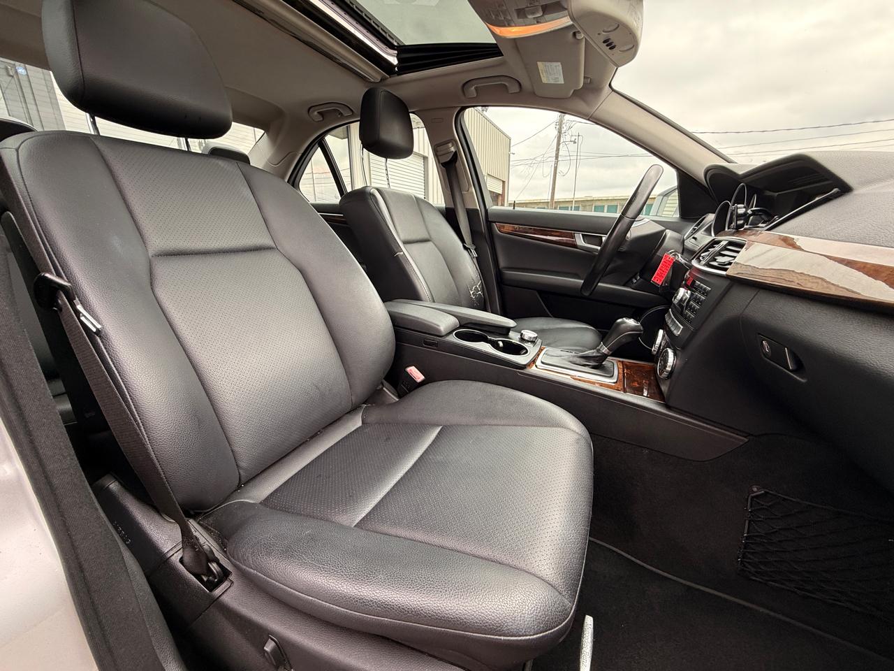 Mercedes-Benz C-Class C250 Luxury Sedan 2014