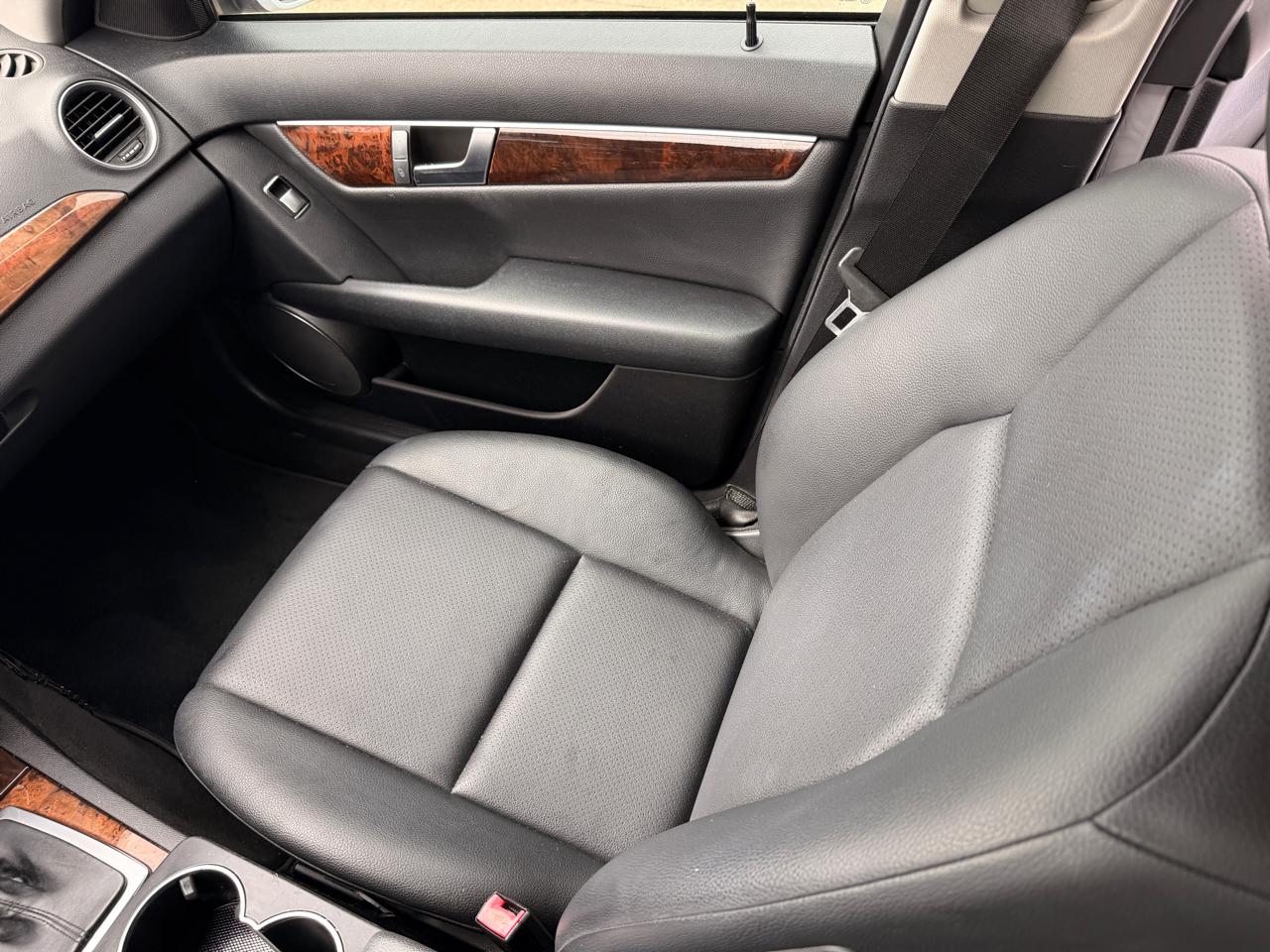 Mercedes-Benz C-Class C250 Luxury Sedan 2014