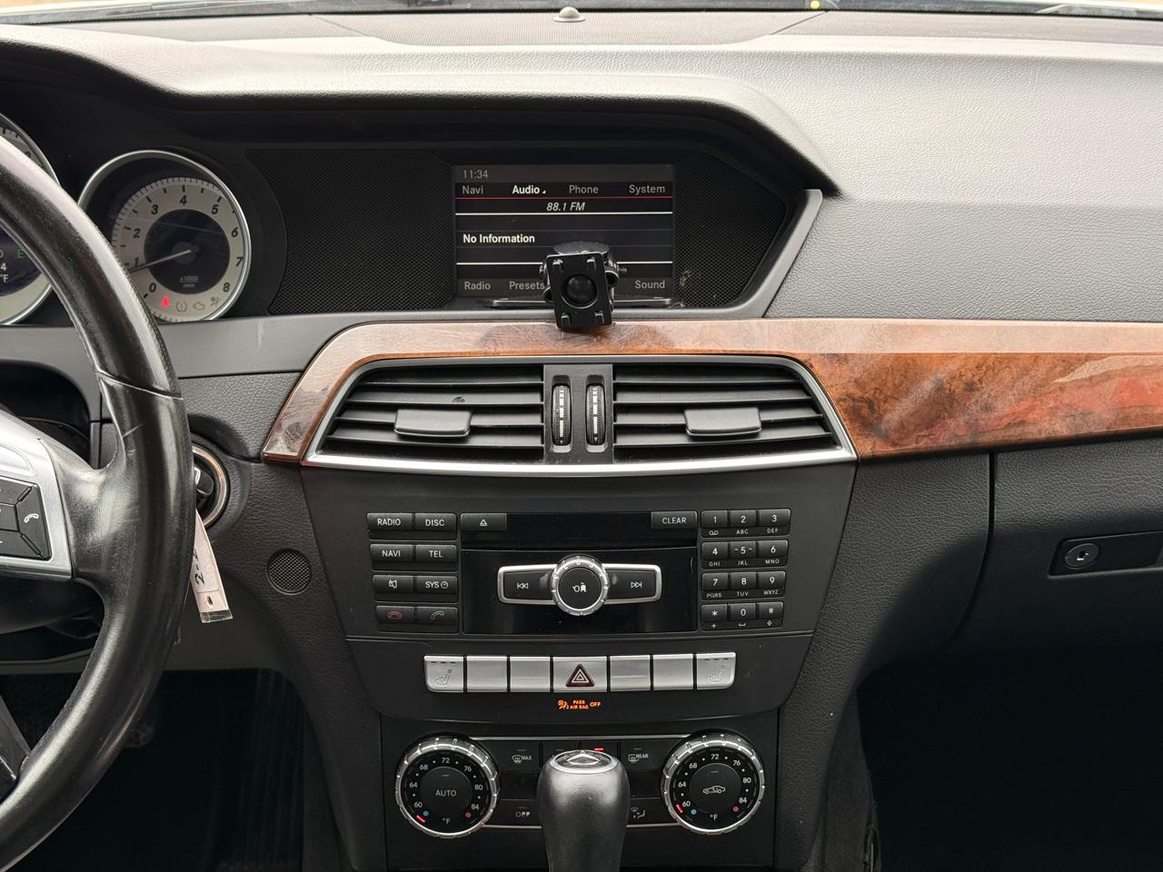 Mercedes-Benz C-Class C250 Luxury Sedan 2014