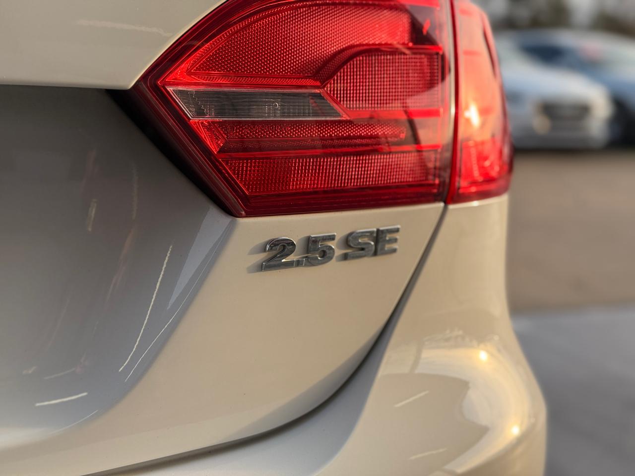 Volkswagen Jetta SE 2012