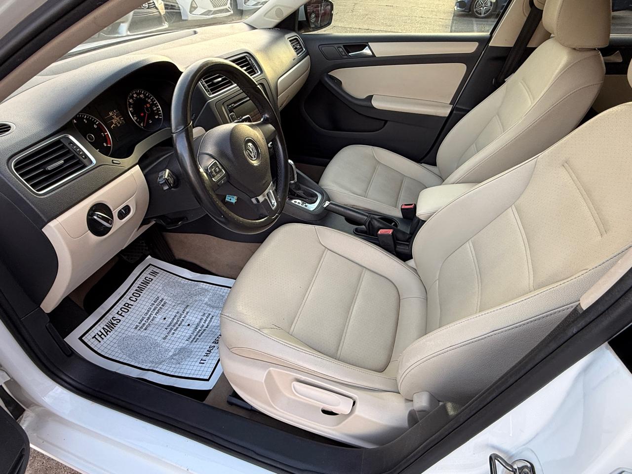 Volkswagen Jetta SE 2012