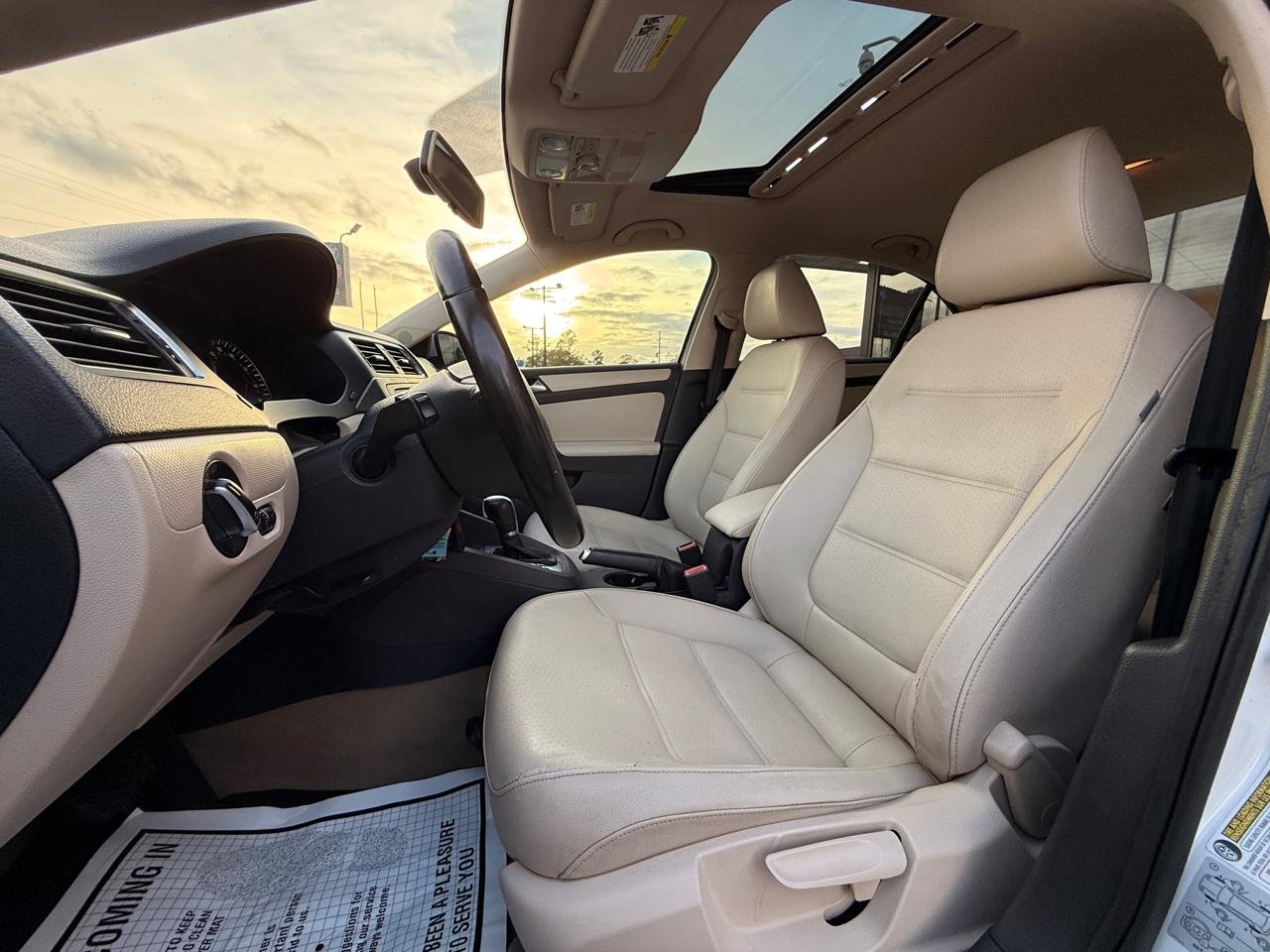 Volkswagen Jetta SE 2012