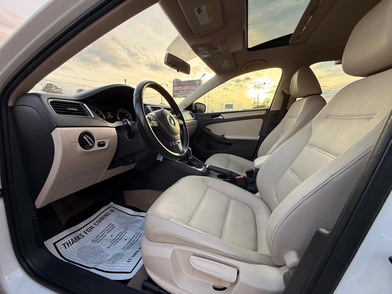 Volkswagen Jetta SE 2012