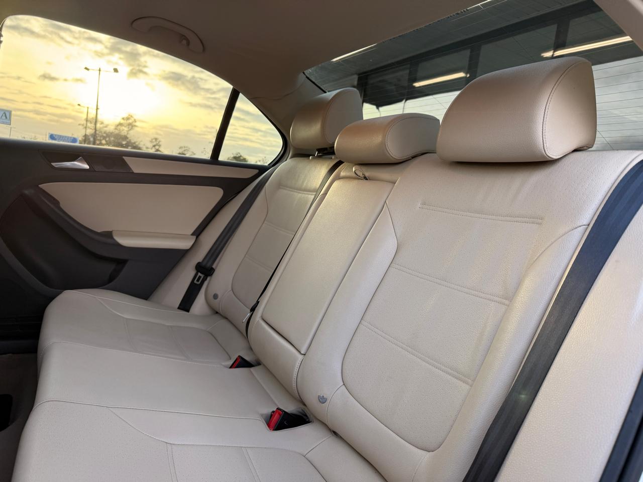 Volkswagen Jetta SE 2012