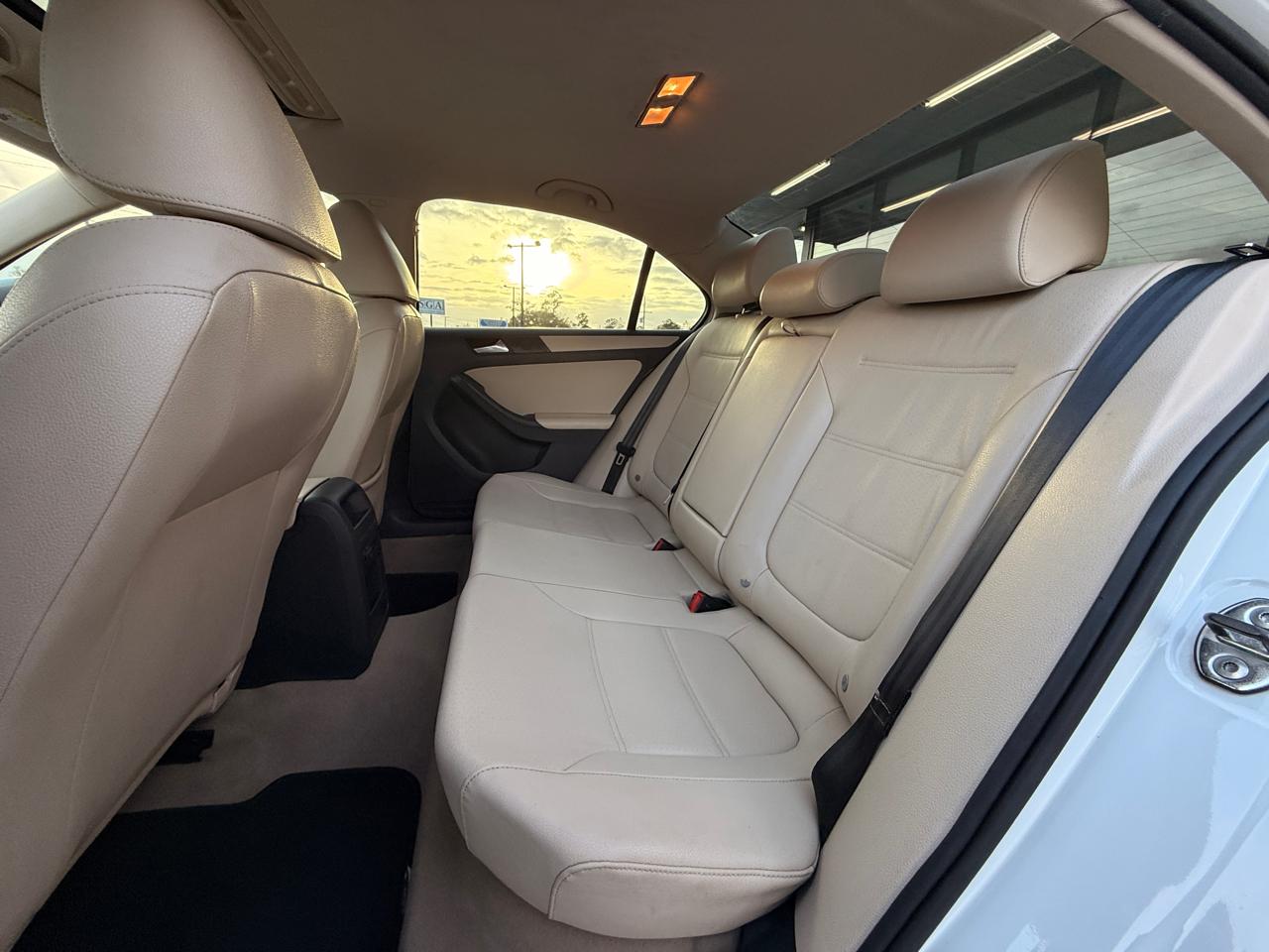 Volkswagen Jetta SE 2012