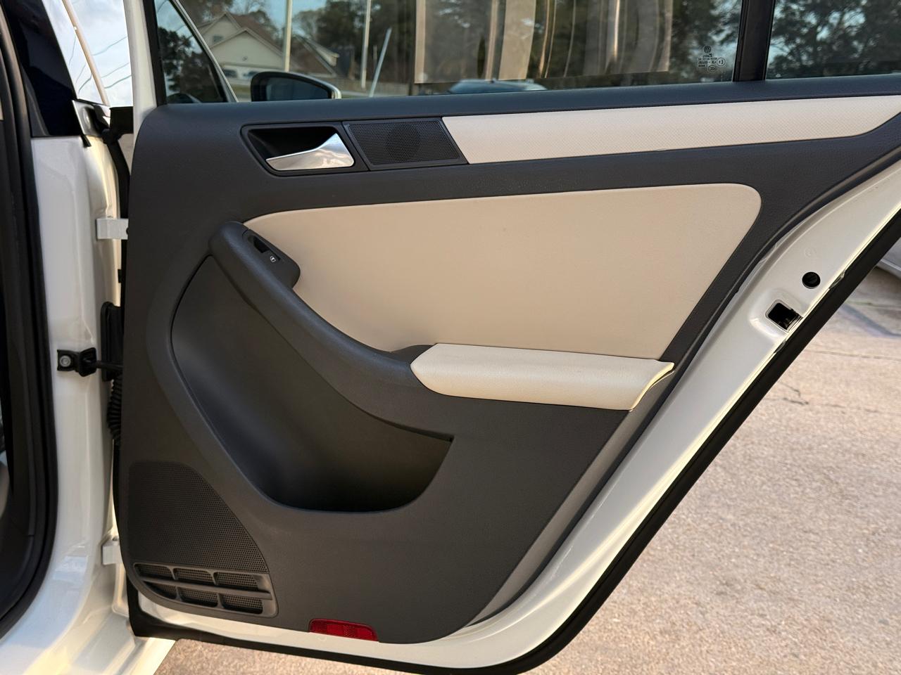 Volkswagen Jetta SE 2012