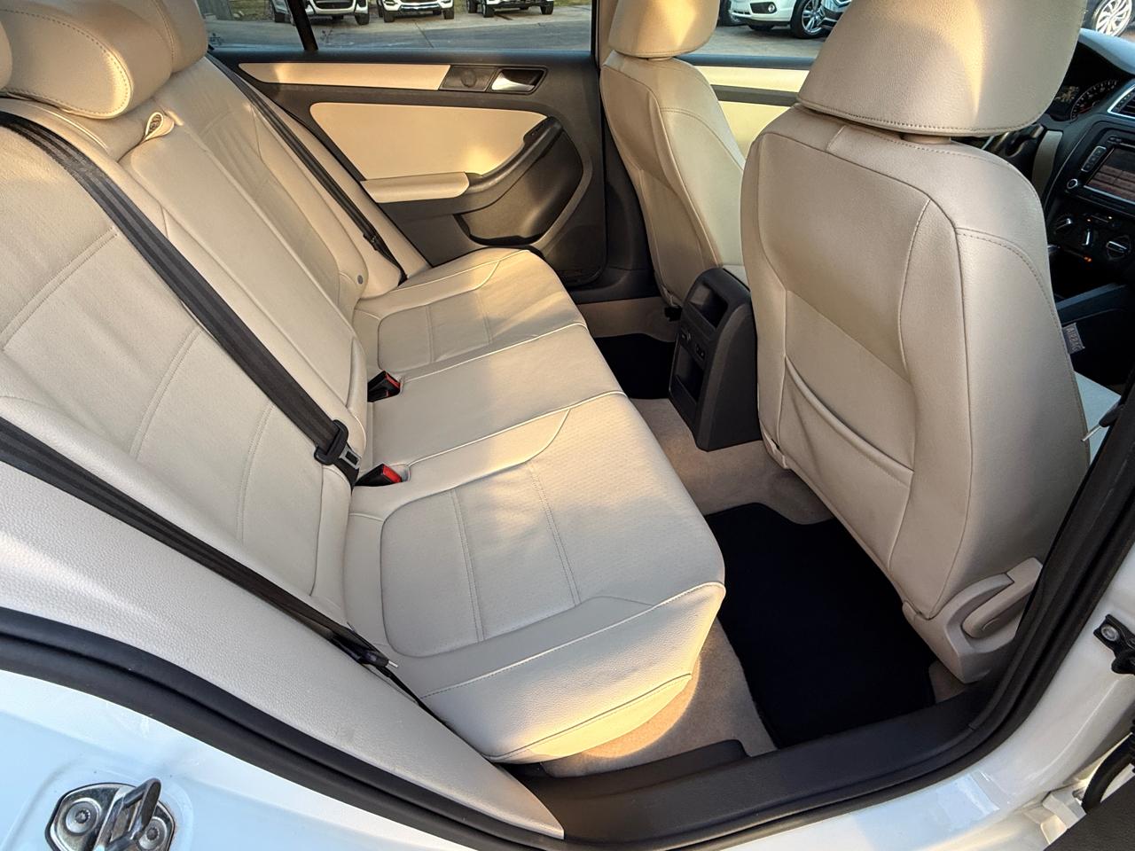 Volkswagen Jetta SE 2012